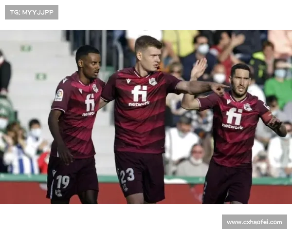 巴萨上半场2-0领先奥萨苏纳 费兰破门奥尔莫点射后伤退